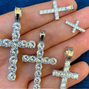 Simulated Diamond Cross (Passes Most Diamond Testers)